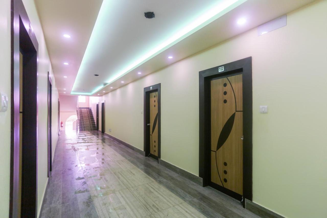 Oyo 60771 New Puri Hotel Extérieur photo