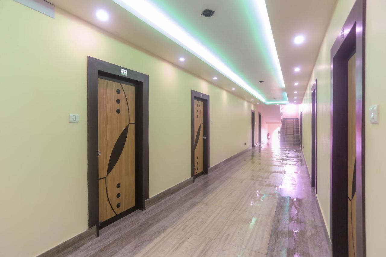 Oyo 60771 New Puri Hotel Extérieur photo