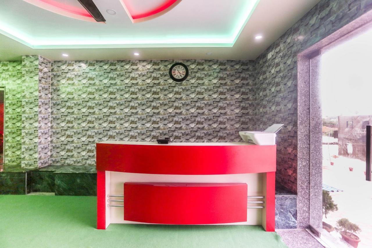 Oyo 60771 New Puri Hotel Extérieur photo