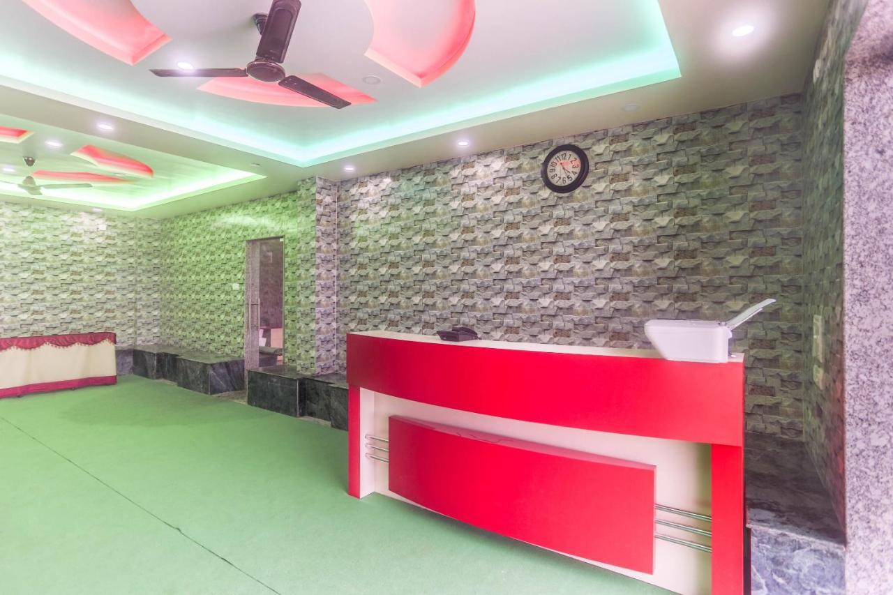 Oyo 60771 New Puri Hotel Extérieur photo